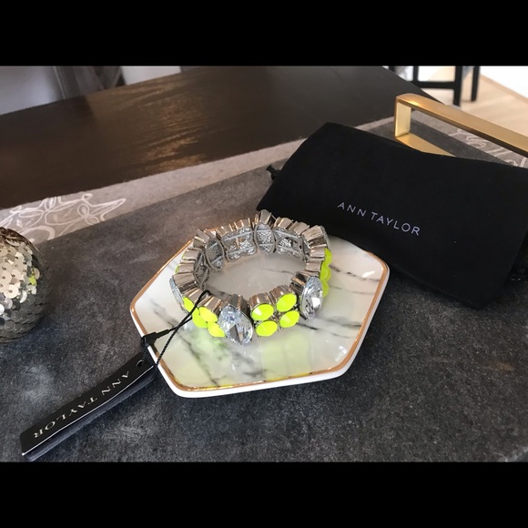 Ann Taylor Chunky Bling Bracelet NWT. - Picture 4 of 6